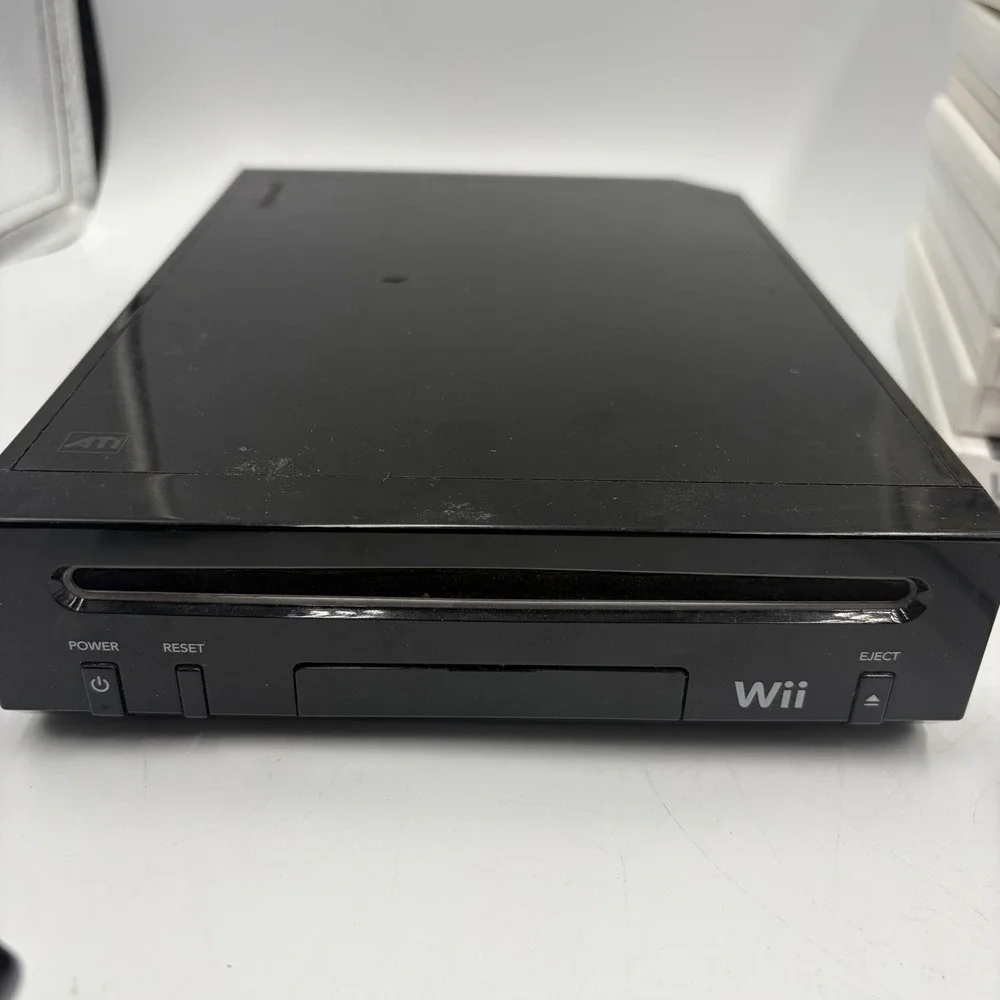 Nintendo Wii Black Console Bundle with Games and Cords Model RVL-001 Tested